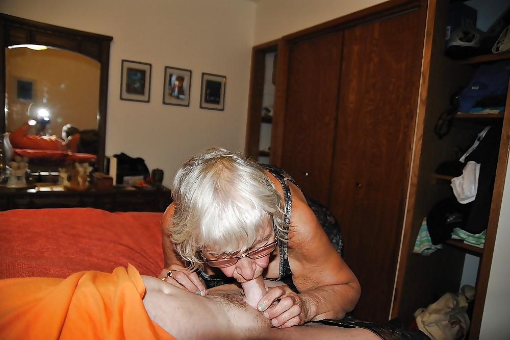 25P Old Woman sucks 4
