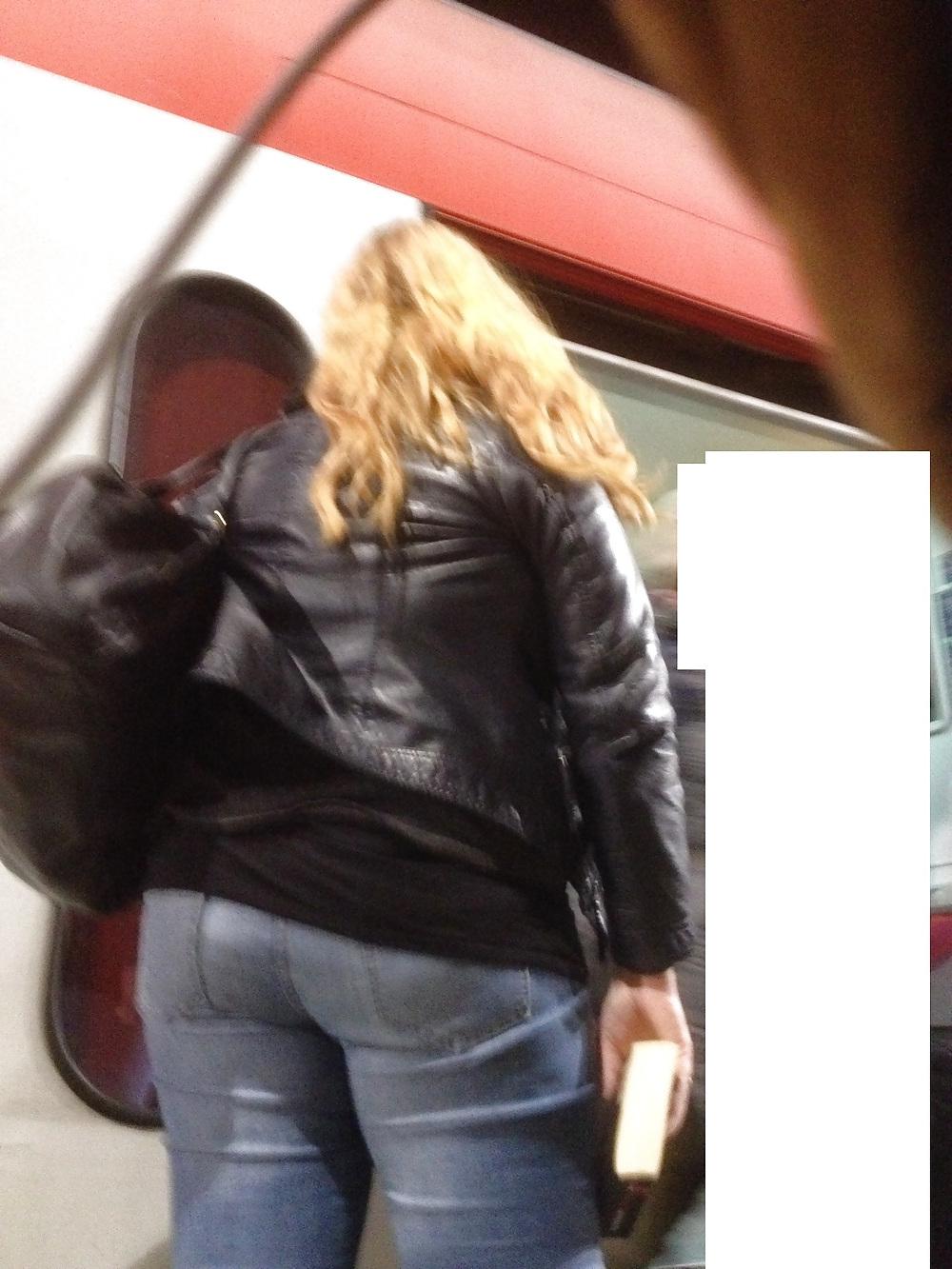 9P Cadid Jeans Ass of Woman - Voyeur