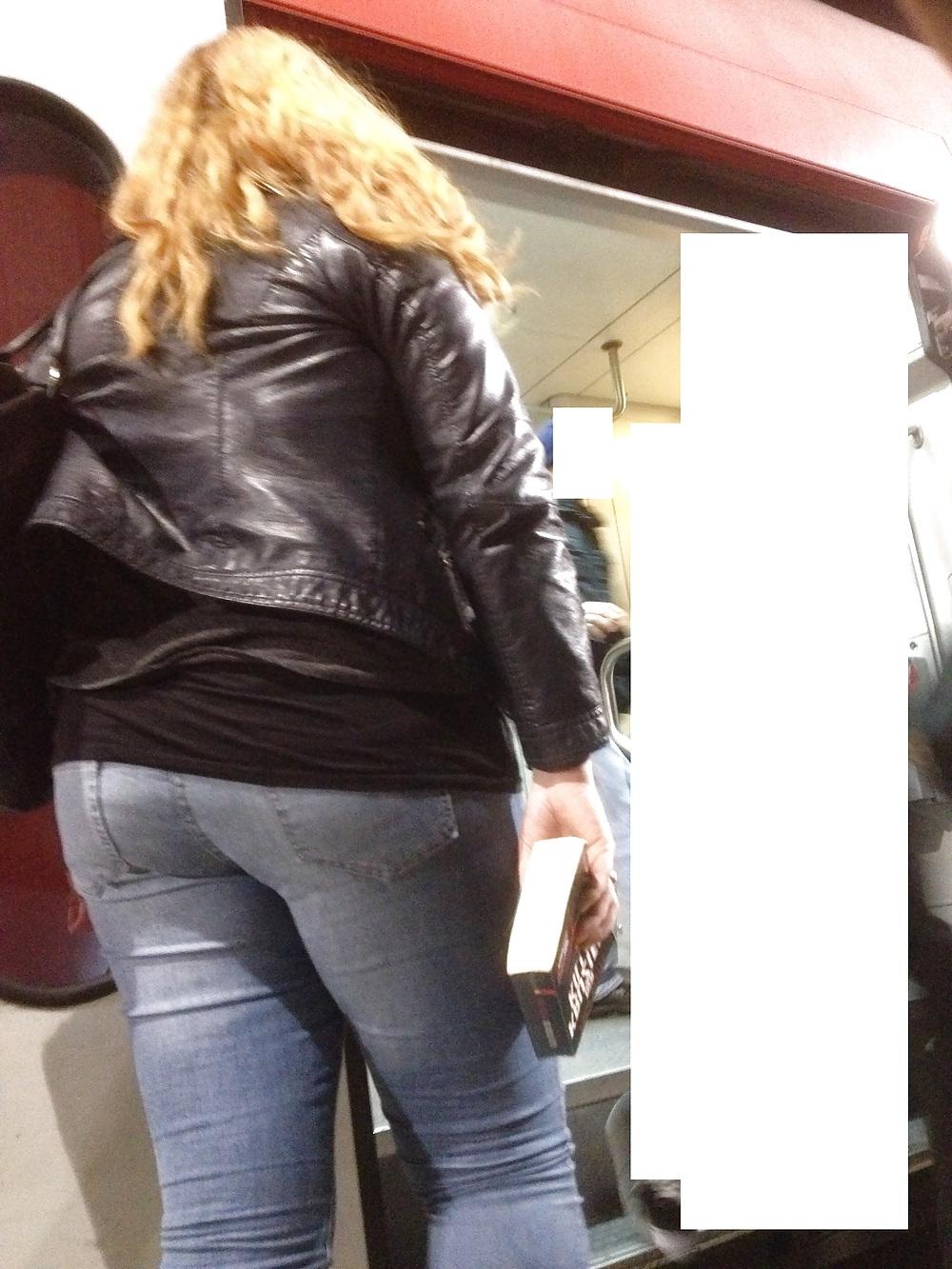 9P Cadid Jeans Ass of Woman - Voyeur