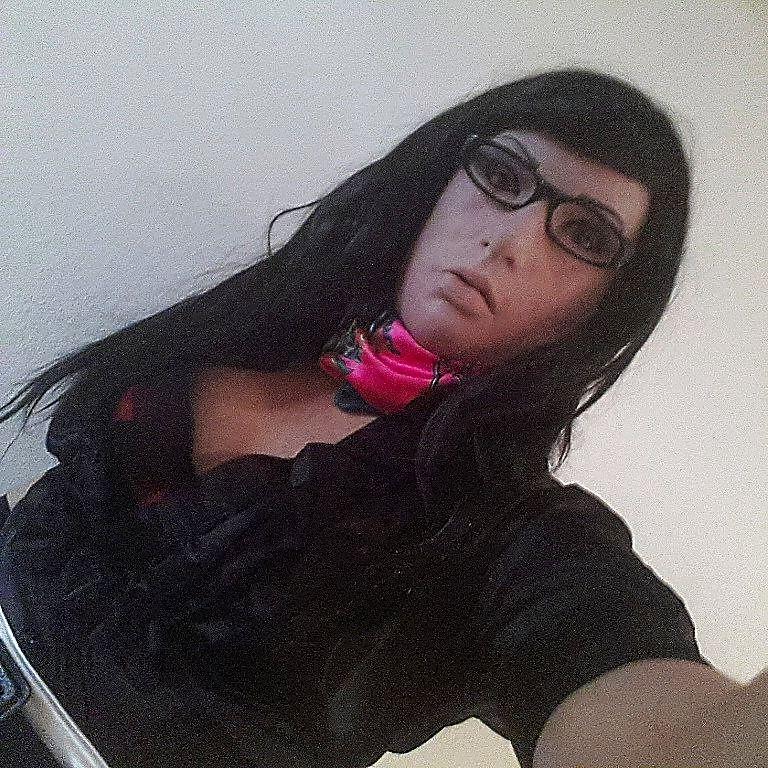 18P Secretary for rent