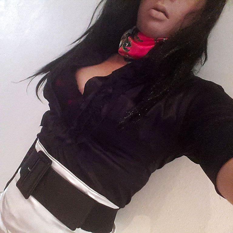 18P Secretary for rent