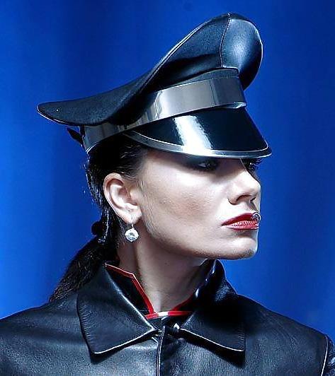 25P Sexy Women in Leather #5