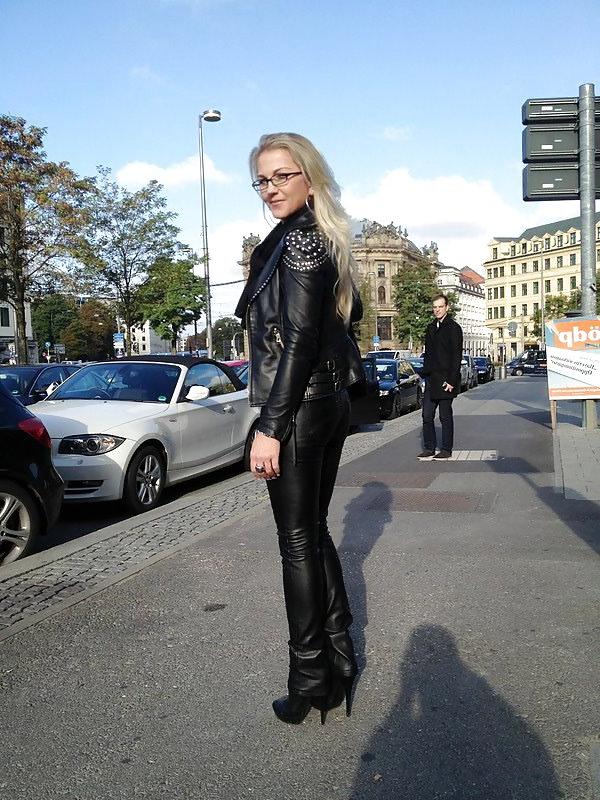 25P Sexy Women in Leather #5
