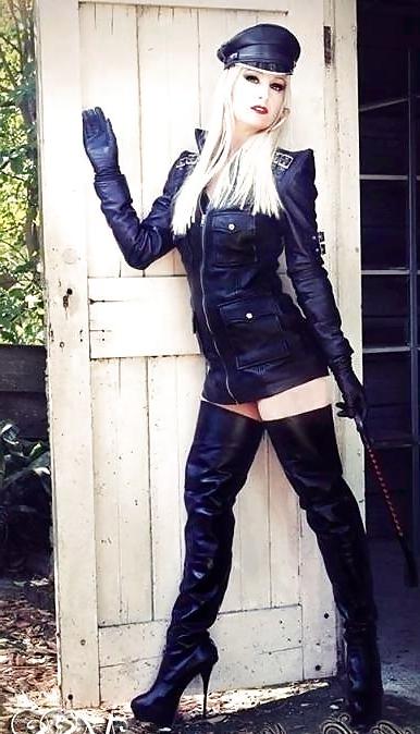 25P Sexy Women in Leather #6