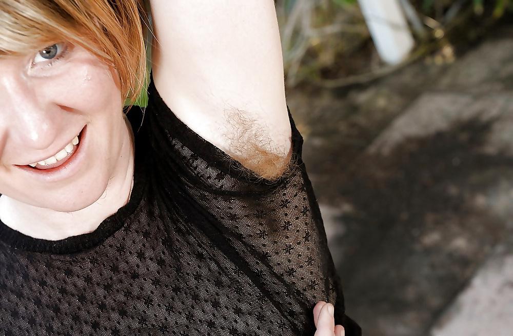 25P Hairy Armpits - Alicia