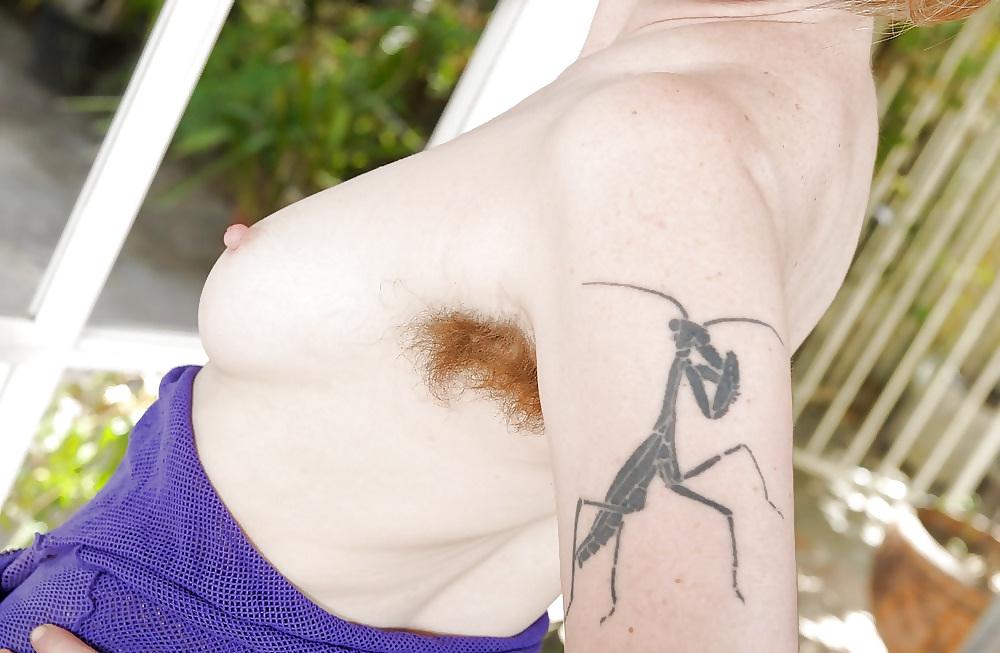 25P Hairy Armpits - Alicia