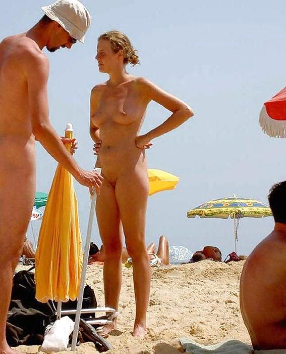 25P Nudist Beach Babes