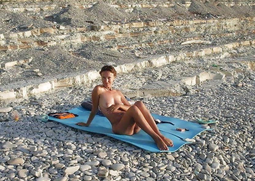 25P Nudist Beach Fun