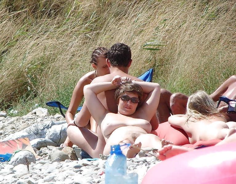 25P Nudist Beach Fun