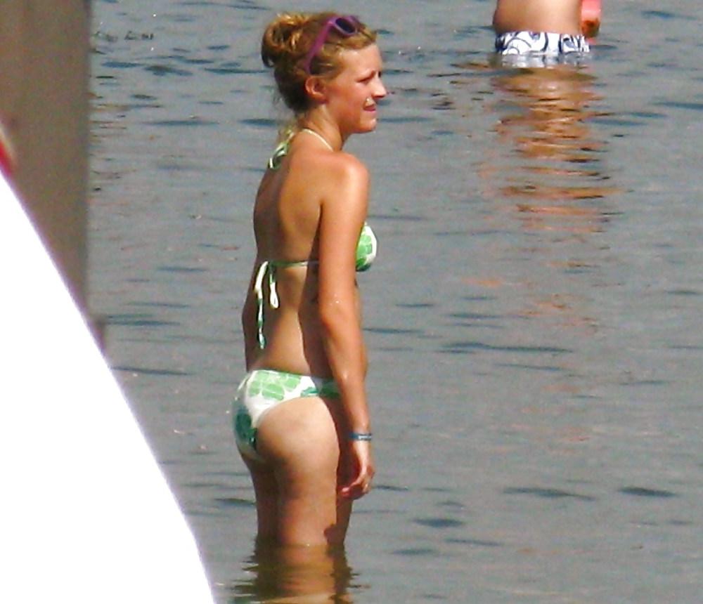 10P Beach Babes(3)