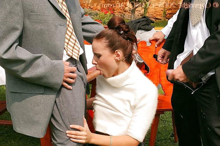 25P DDG Sexy MILF MATURE FUCKS MANY STRANGERS IN PUBLIC
