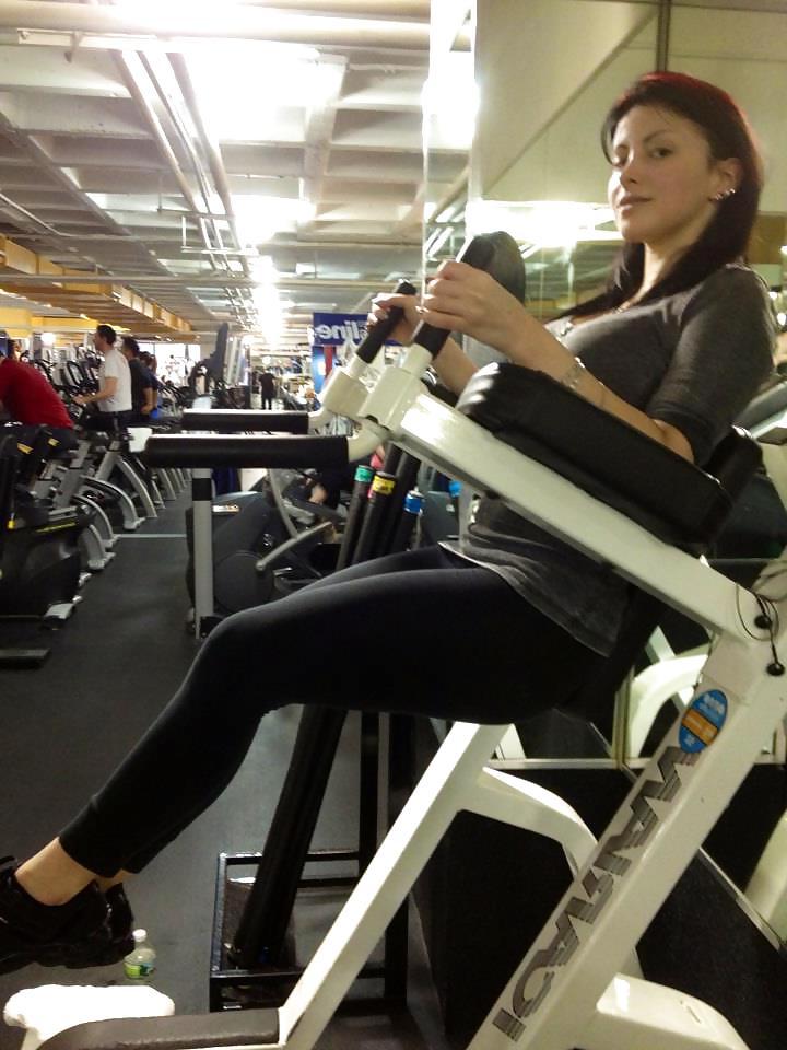 14P Yoga Pants ass legs feet