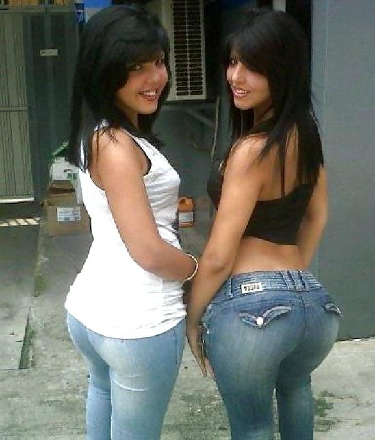 25P Girls in tight pants 5