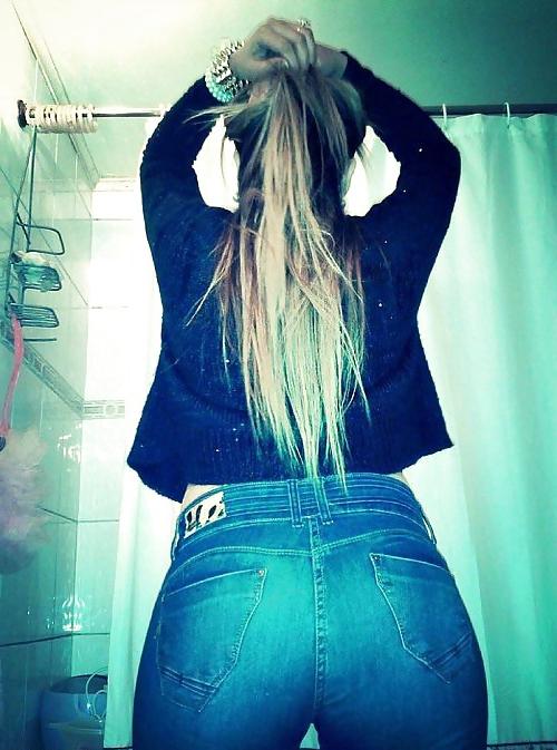 25P Girls in tight pants 5