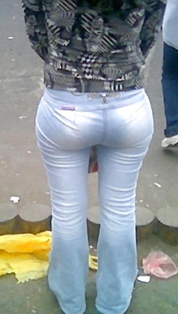 25P Girls in tight pants 5