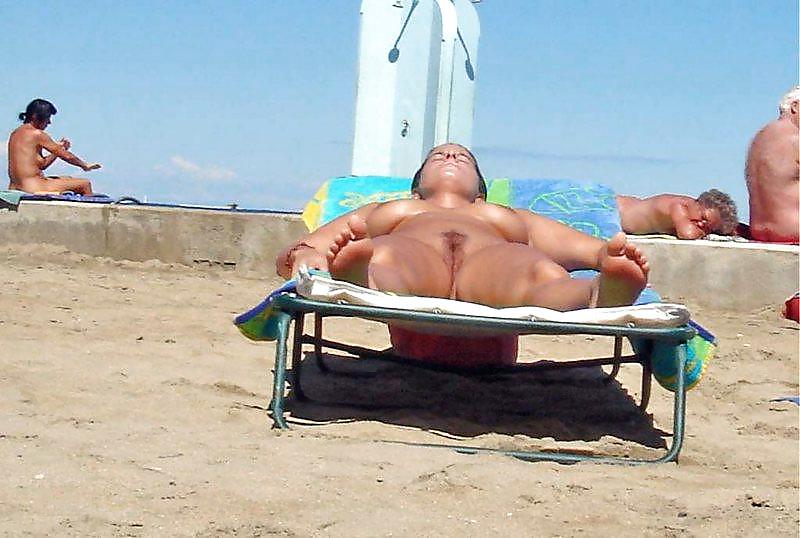 25P Beautiful Day at The Beach 29 by Voyeur TROC