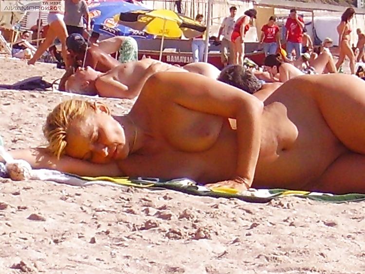 20P Naked beach 63.