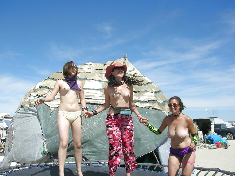 20P Naked beach 63.