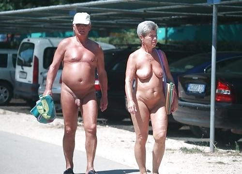 20P Naked beach 63.