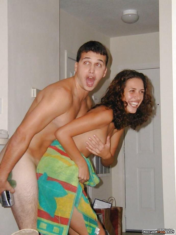 18P Cool nude college girl