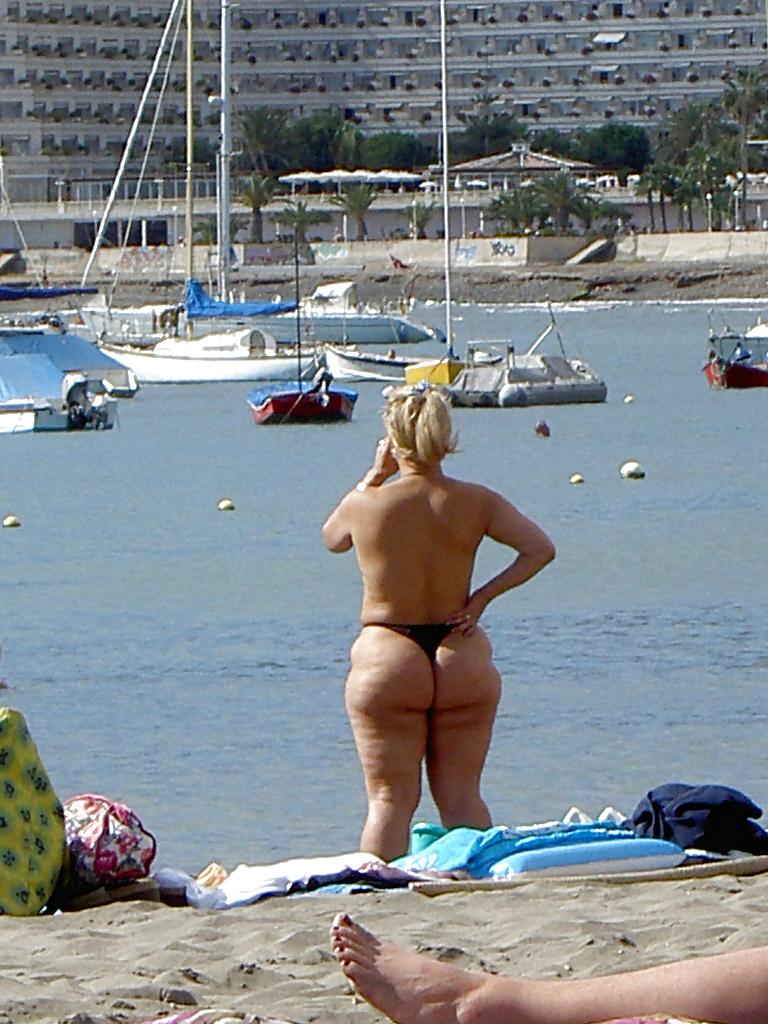 13P Big girls on the beach.