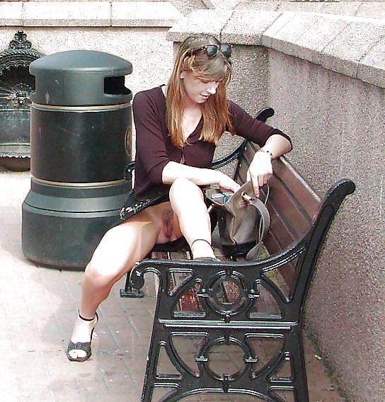 15P Upskirt No Pants 30