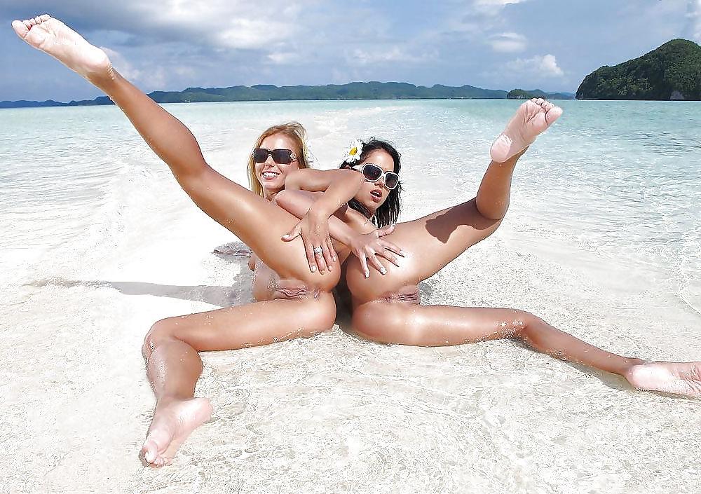 25P Bitch on the beach - teen and milf