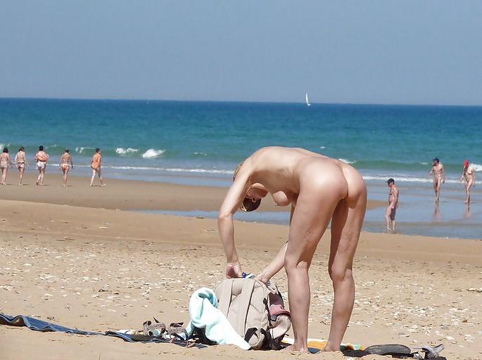 16P Fun At The Beach