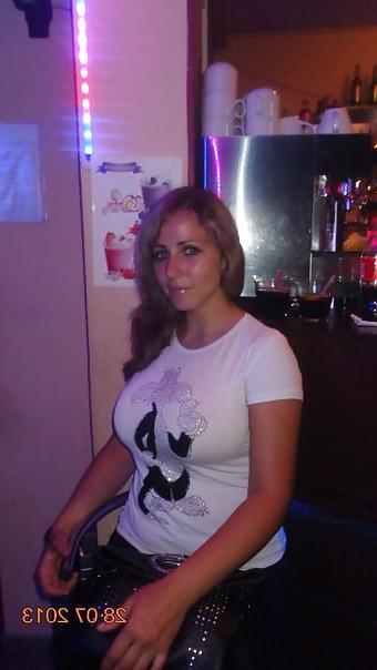 20P Busty Russian Woman 1525