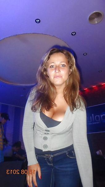 20P Busty Russian Woman 1525