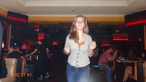20P Busty Russian Woman 1525