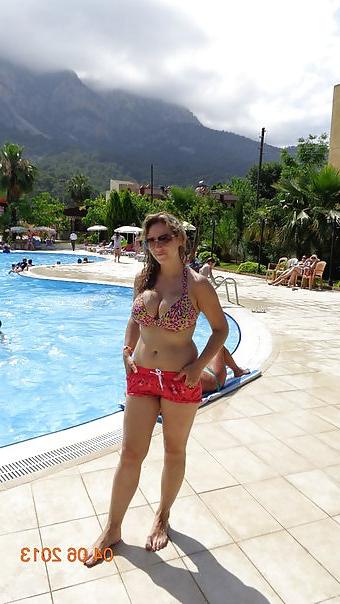 20P Busty Russian Woman 1525