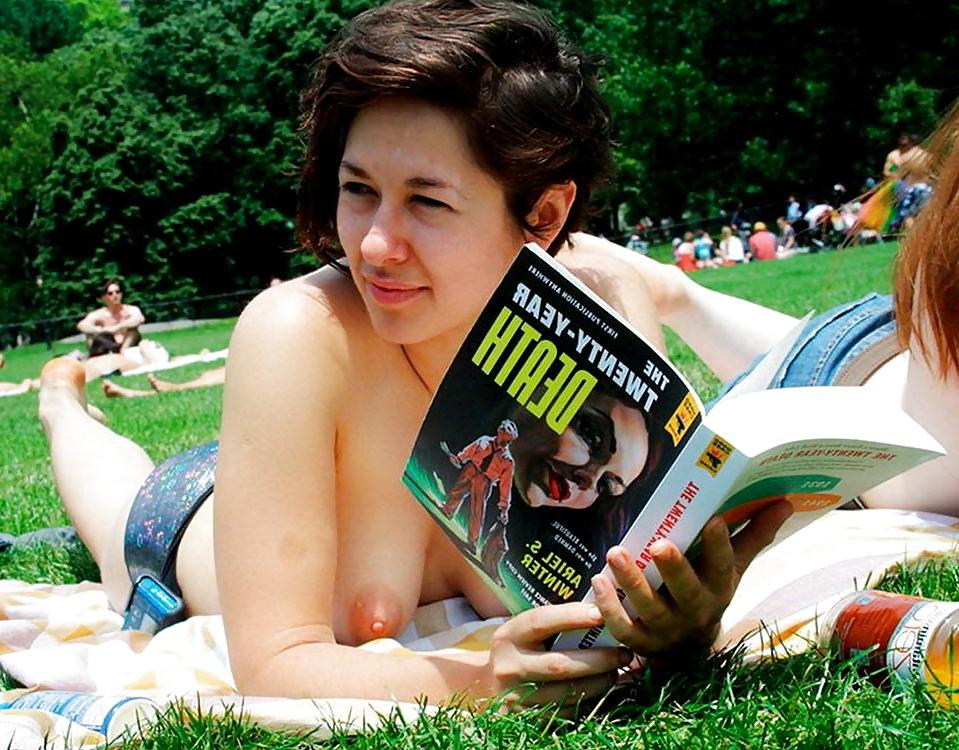 25P Women Public Flashing Collaboration 2