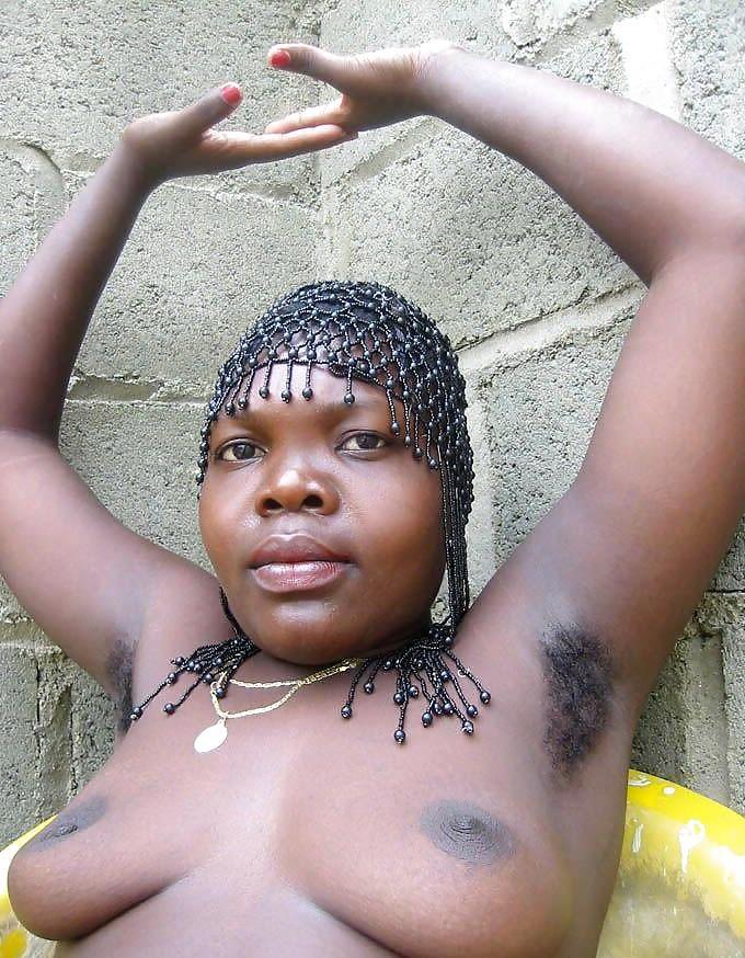 25P Girls with hairy, unshaven armpits N