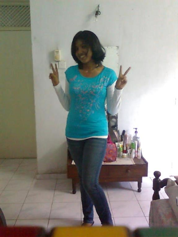 18P Beautiful Indian College Girl