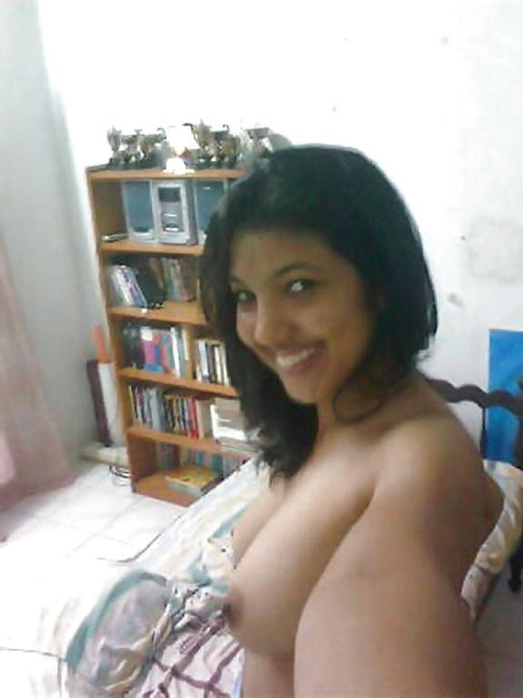 18P Beautiful Indian College Girl