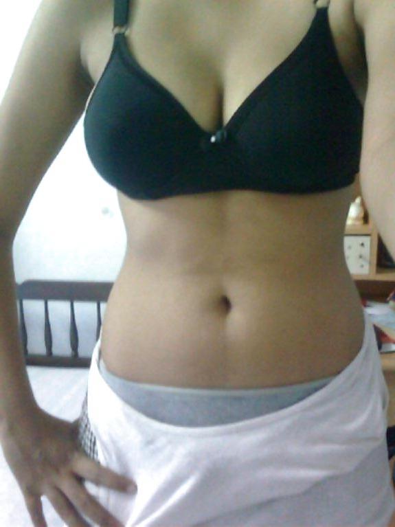 18P Beautiful Indian College Girl
