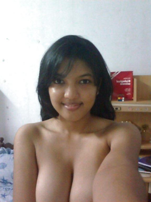 18P Beautiful Indian College Girl