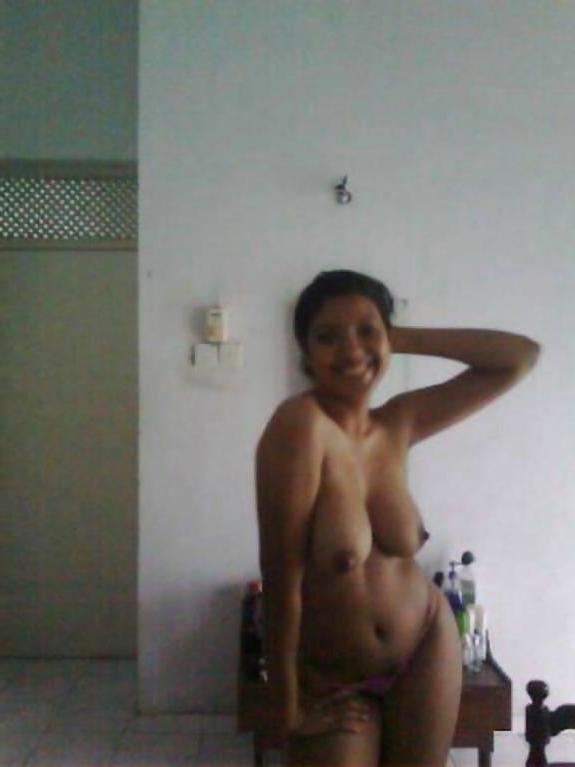 18P Beautiful Indian College Girl