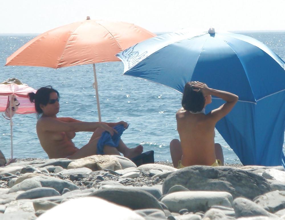 25P Beach undressing 7