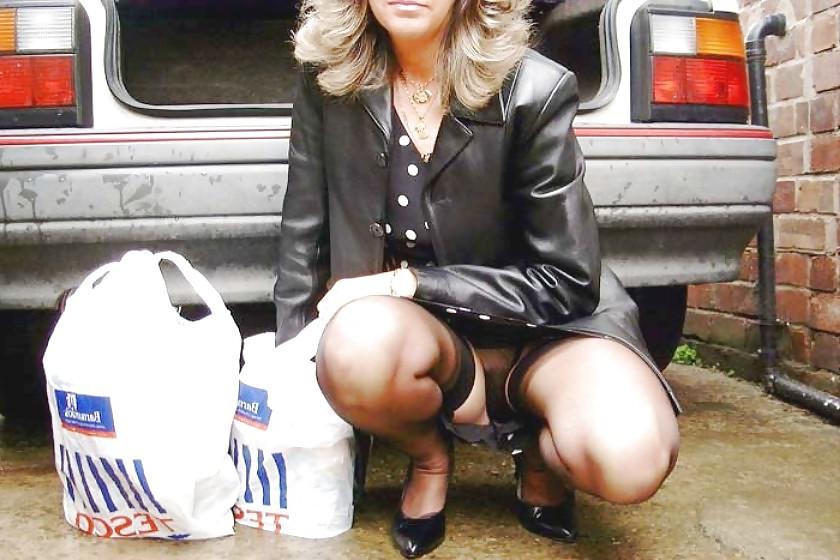 24P Upskirt and hairy 