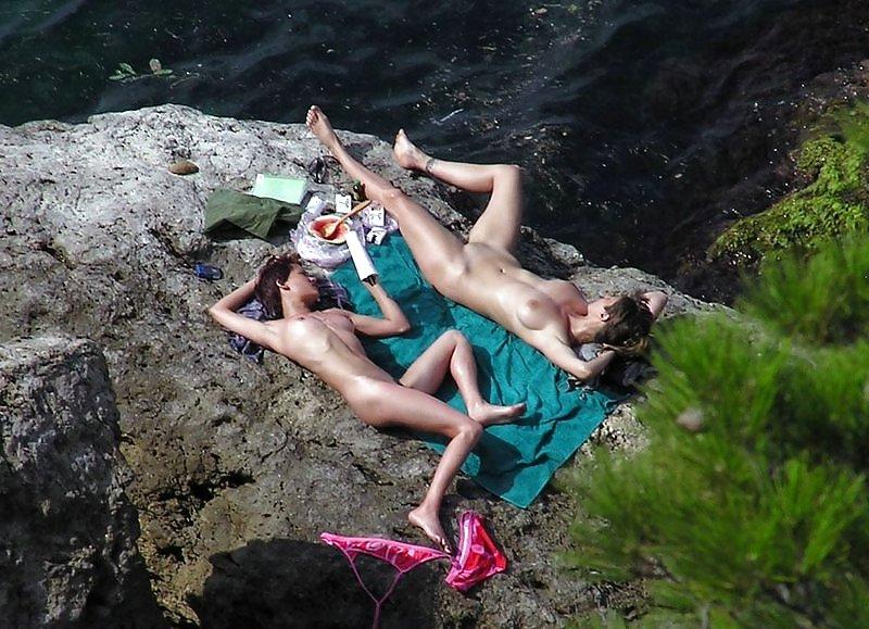 25P Teenager am FKK-Strand