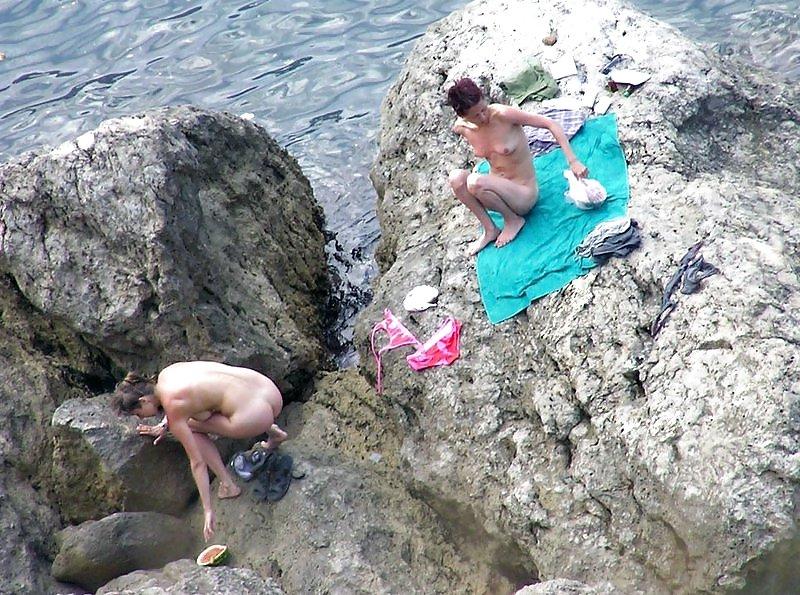 25P Teenager am FKK-Strand