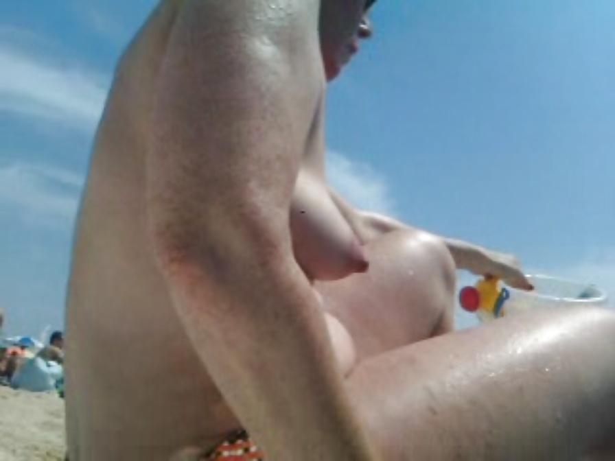 25P Beach Lady
