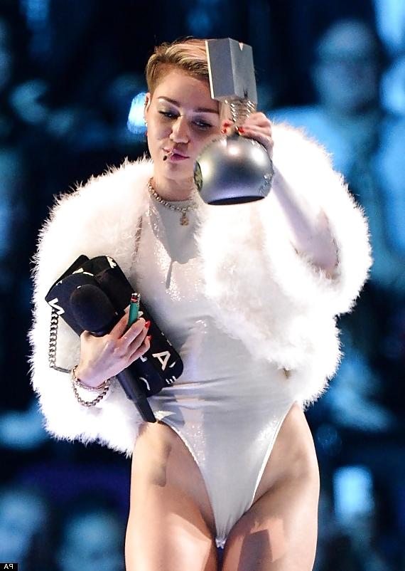 25P Wild Miley Cyrus, Love the outfits.