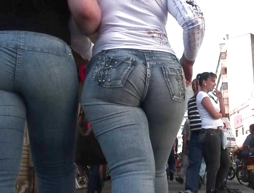 25P Girls in tight pants 12