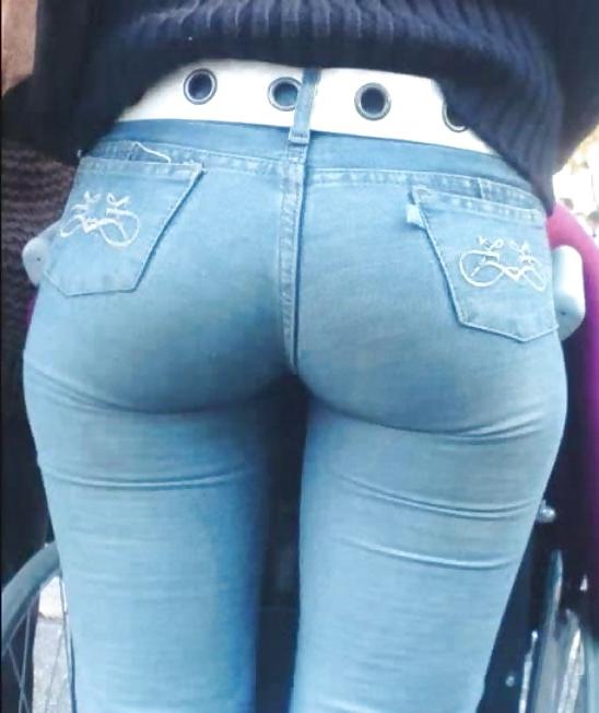 25P Girls in tight pants 12