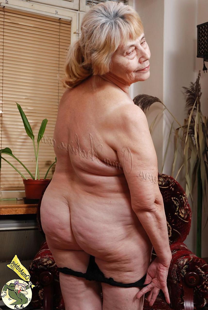 9P Extrem alte Amateur-Oma