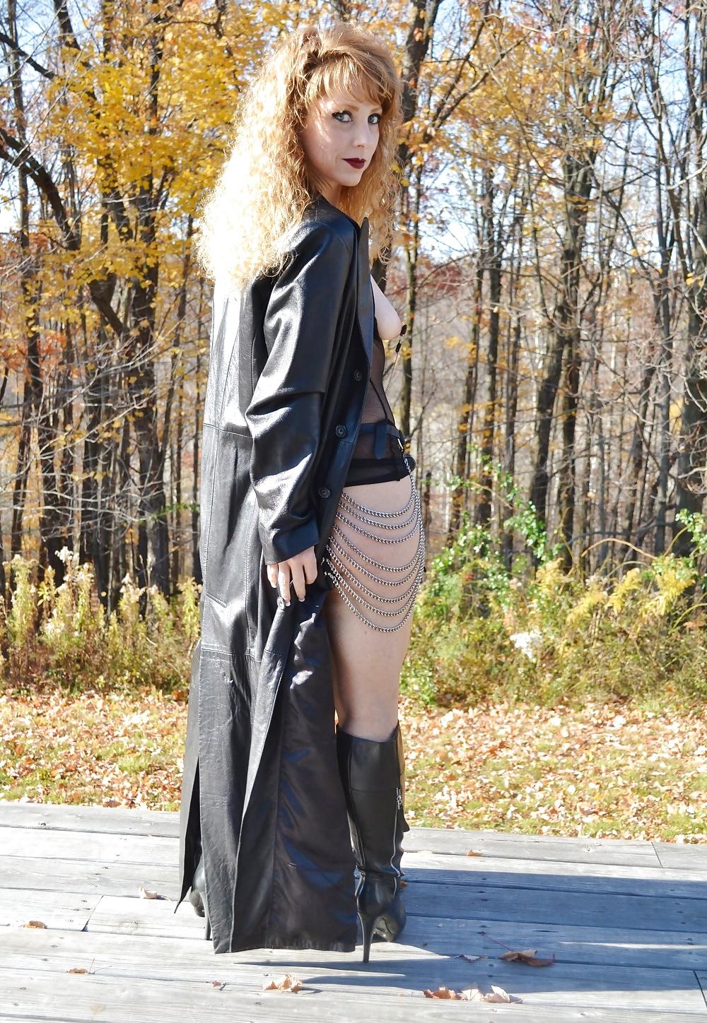 25P Long leather coat