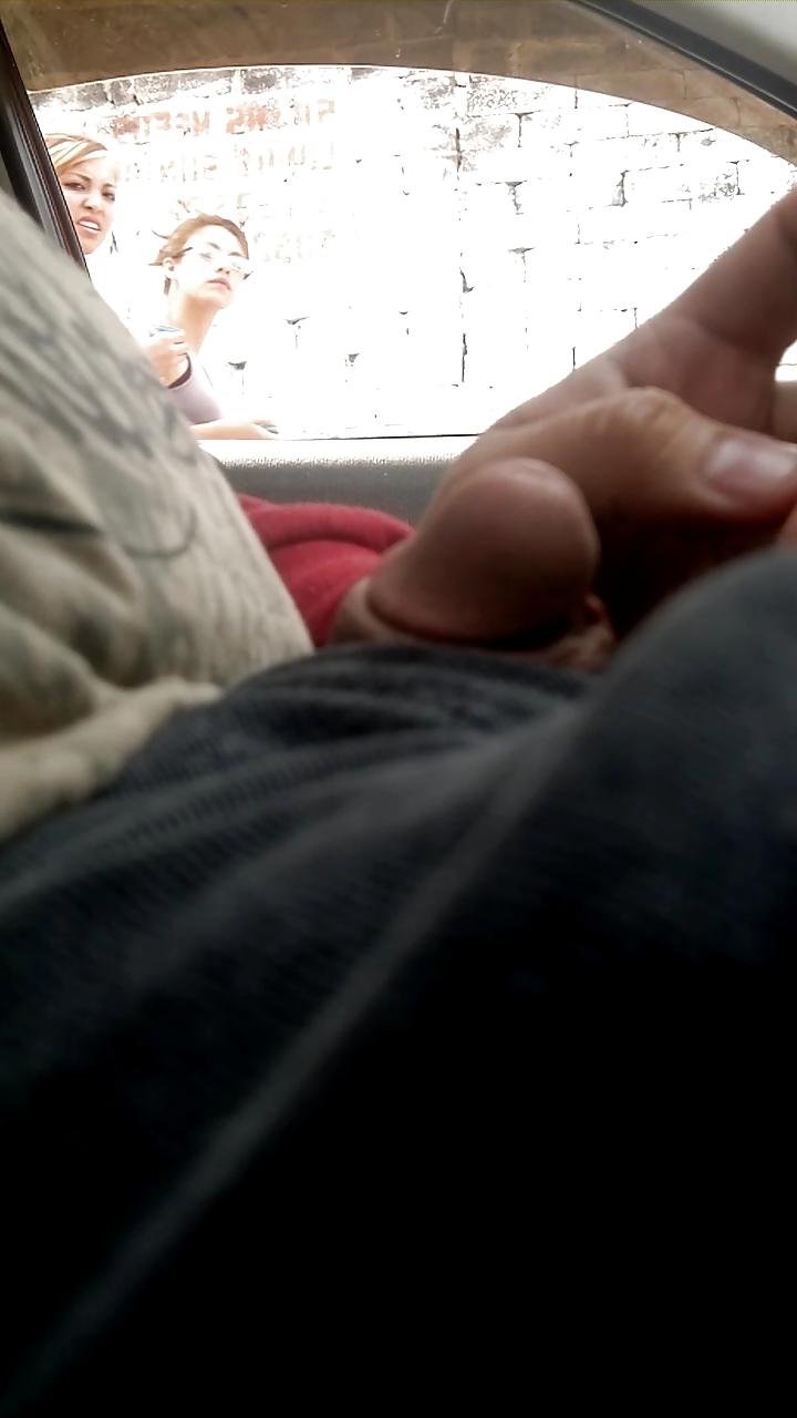 21P Flashing, exhibicionismo, mostrando el pene en la calle 10